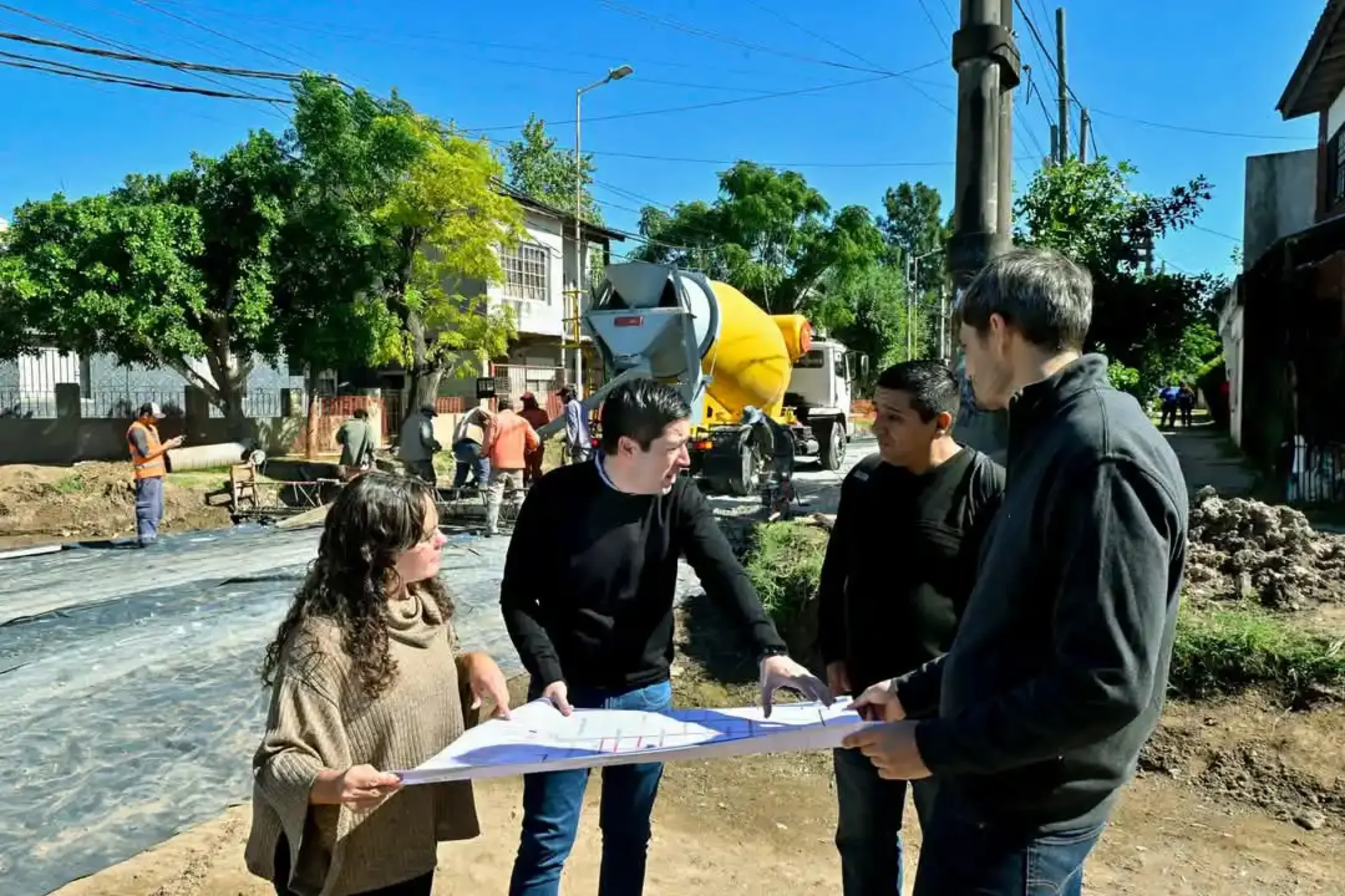 Malvinas Argentinas: Nardini supervisó obras clave en Santa Mónica y homenajeó a comercios históricos