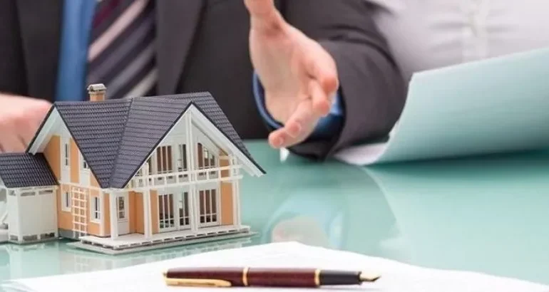 Provincia: la Justicia cuestionó a franquicias inmobiliarias por usar personal no matriculado