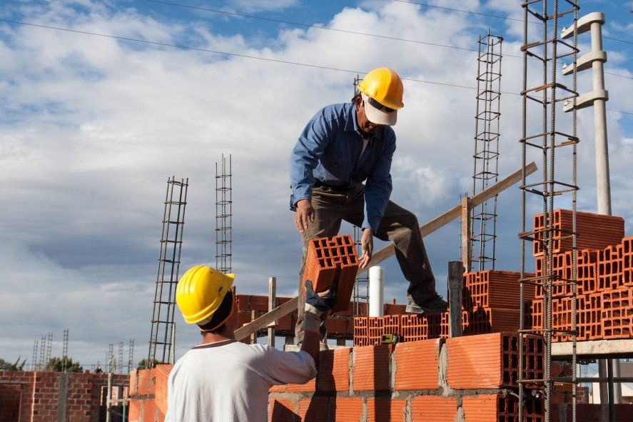 La venta de insumos para la construcción cayó un 12% en mayo