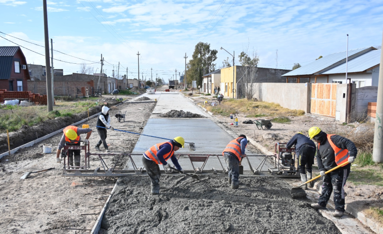 Bahía Blanca: Susbielles supervisó avances en pavimentación y destacó la recuperación de los clubes afectados durante el temporal