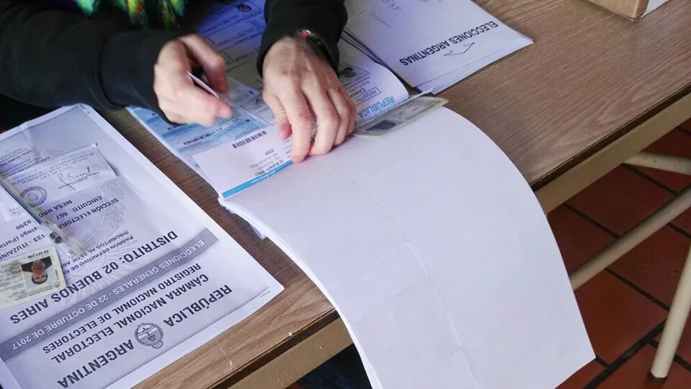 Provincia firmó convenios con universidades para capacitar a las autoridades de mesa