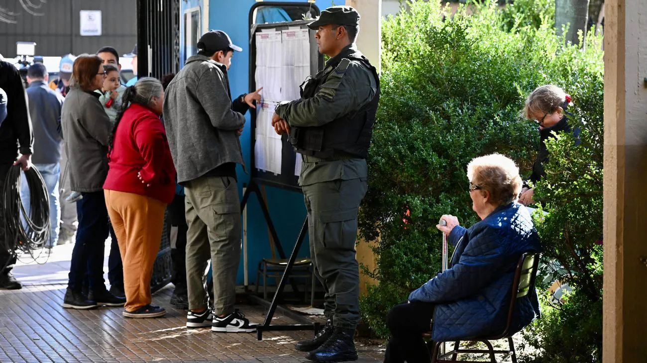 Actualizan el padrón electoral bonaerense y miles de votantes cambiarán de escuela