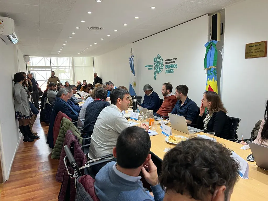 Provincia: arranca la paritaria con estatales y docentes en medio de reclamos por aumentos y estabilidad