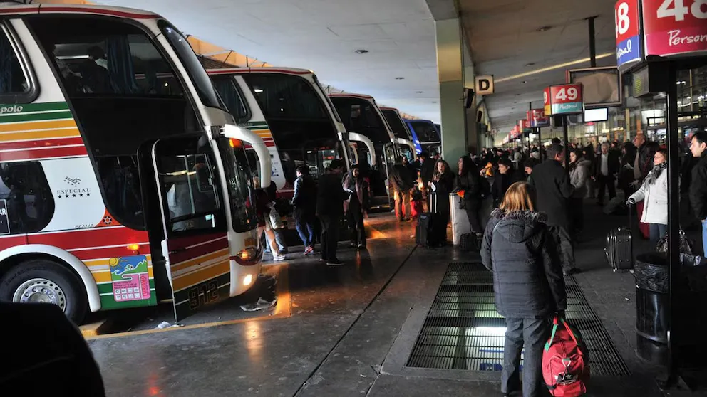 Autorizan renovar hasta la mitad de las flotas de transporte público bonaerense con leasing