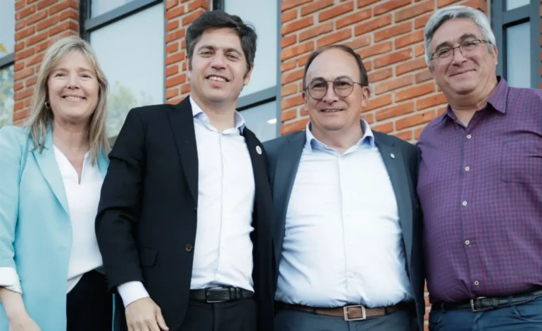 Saladillo: Kicillof y Salomón recorrieron la nueva Casa de la Provincia y visitaron cooperativas locales