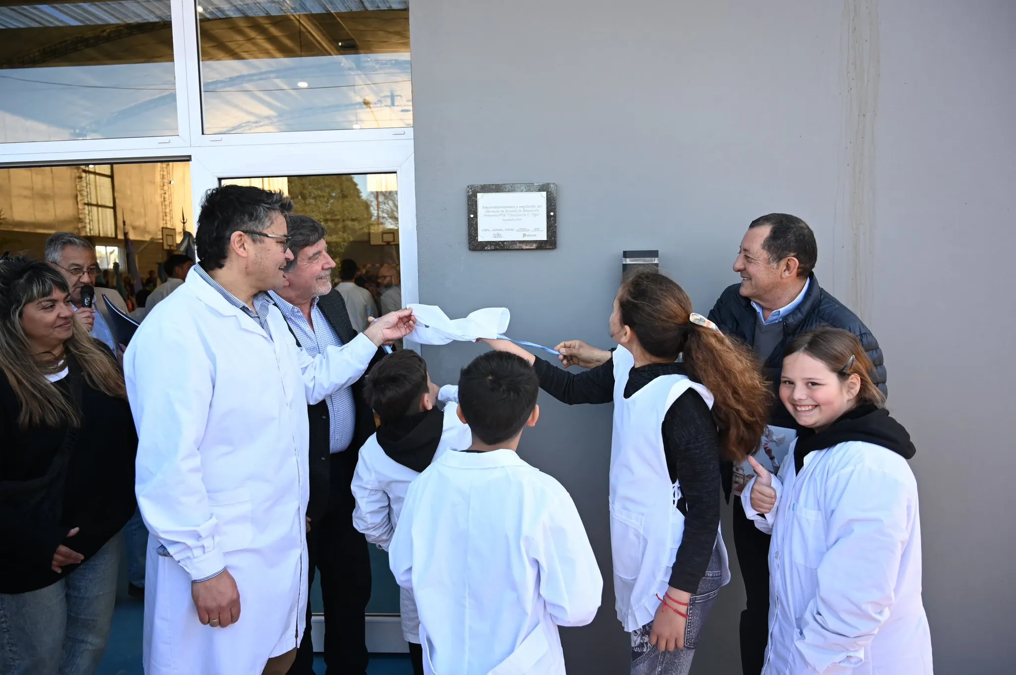 Benito Juárez: Marini y Sileoni inauguraron obras escolares