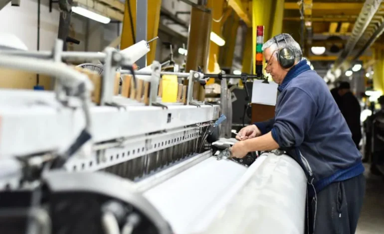 Provincia en alerta por el derrumbe industrial: crecen los cierres de fábricas y la pérdida de empleo