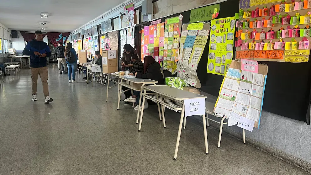 La Libertad Avanza pidió reimprimir los afiches oficiales con su nueva lista de candidatos bonaerneses