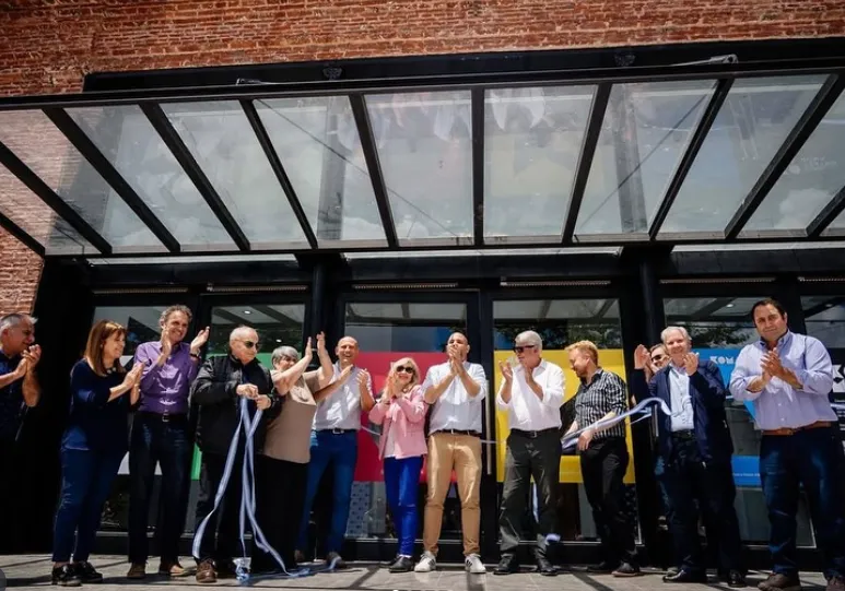 Alberti recuperó su histórico Cine Roma y avanza con un nuevo parque solar