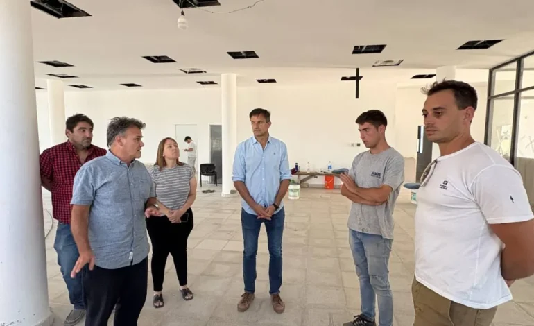 Bolívar: Bucca supervisó la obra de la Casa de la Provincia y el plan hídrico municipal