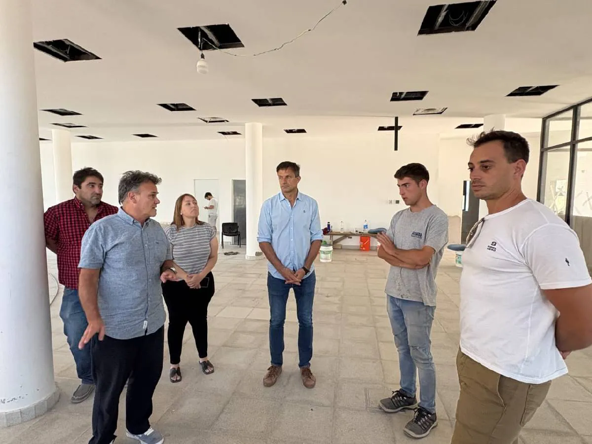 Bolívar: Bucca supervisó la obra de la Casa de la Provincia y el plan hídrico municipal