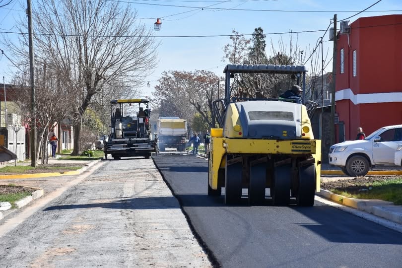 San Nicolás: Passaglia recorrió obras y destacó el avance del plan de pavimentación en más de 80 barrios