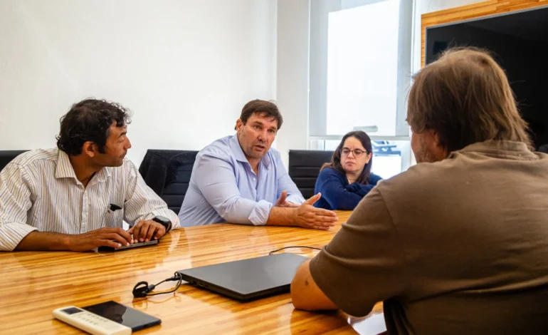 Las Flores: Blanstein recorrió el parque industrial y respaldó a empresas que invierten en el distrito