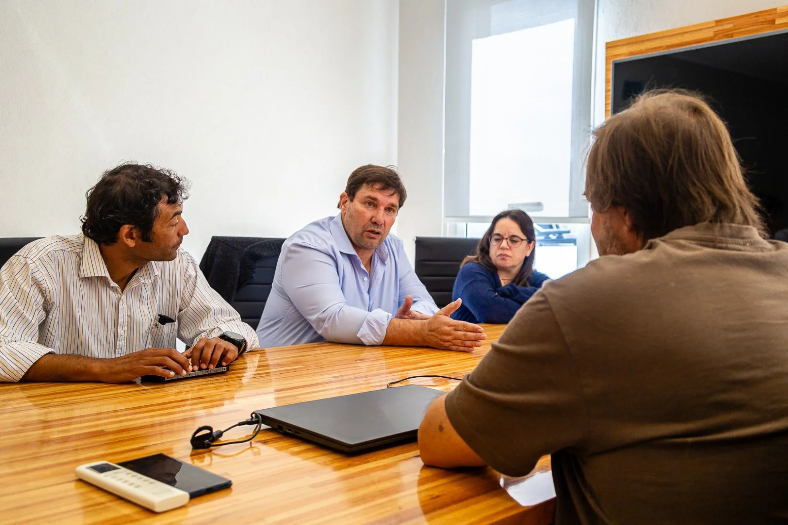Las Flores: Blanstein recorrió el parque industrial y respaldó a empresas que invierten en el distrito