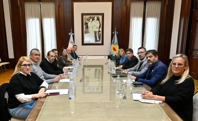 Kicillof reunió a intendentes y anunció más de $4 mil millones para reforzar servicios y equipamiento