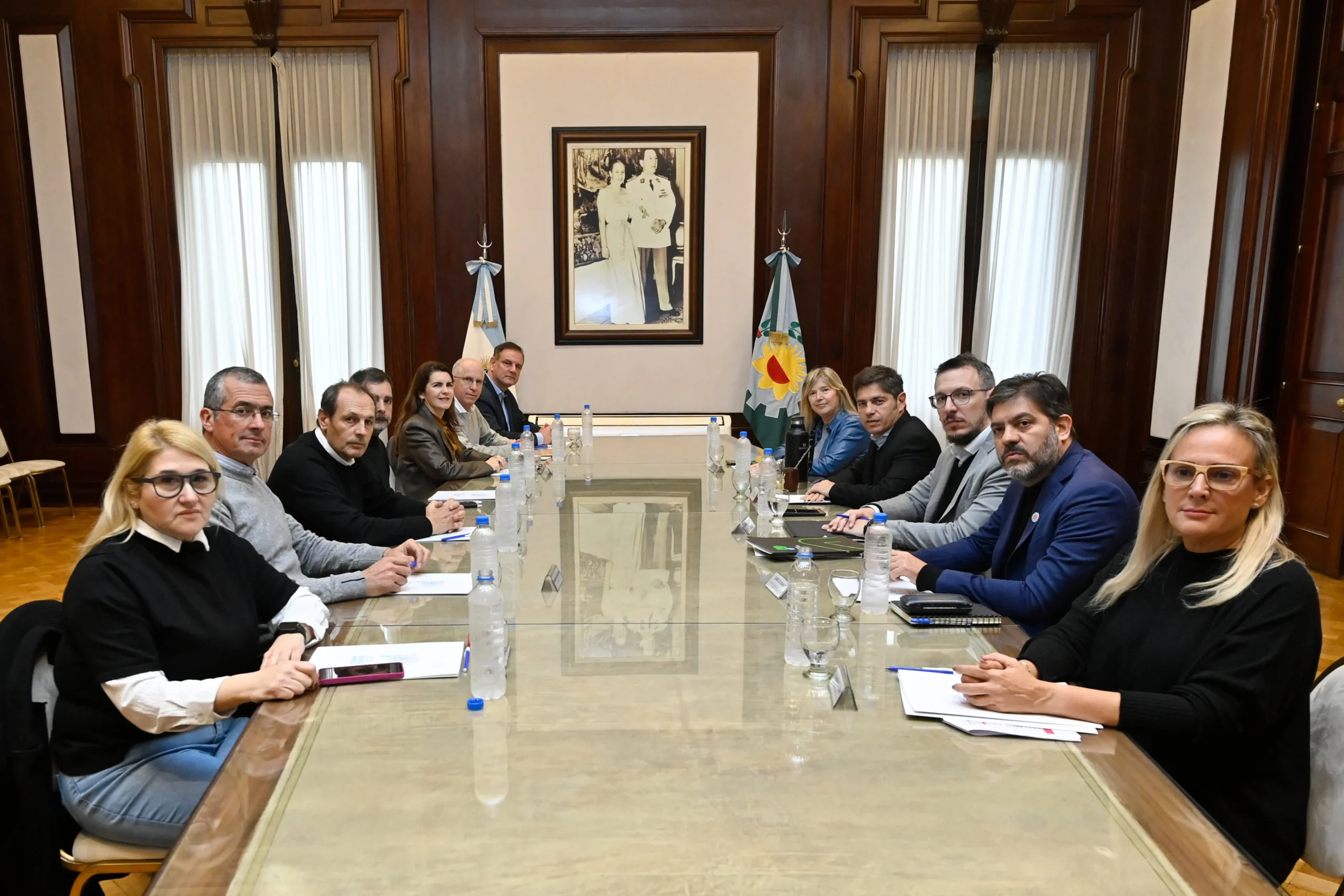 Kicillof reunió a intendentes y anunció más de $4 mil millones para reforzar servicios y equipamiento