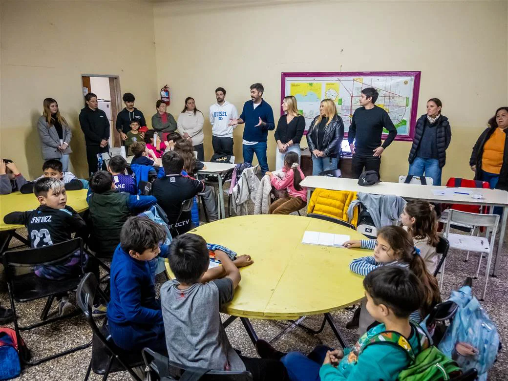 Junín: Fiorini presentó un programa que lleva educación, deporte y robótica a los barrios