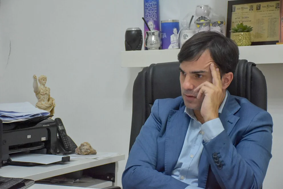 Castelli: Echarren cuestionó a Milei y aseguró que el país atraviesa “una tragedia económica y social”