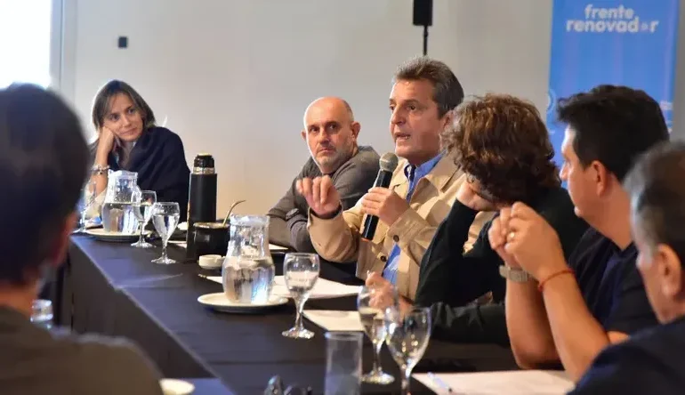 Massa reactiva el Frente Renovador y prepara la pelea por 14 municipios bonaerenses