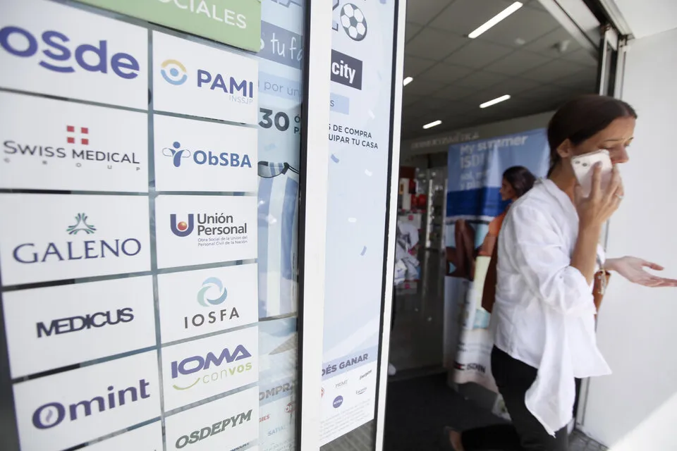 Provincia: endurecen los controles sobre prepagas y crece la presión sobre los hospitales públicos
