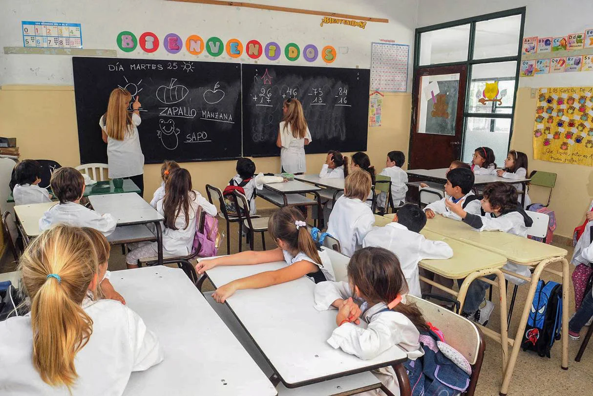 Provincia: Los gremios docentes presionan a Kicillof para reabrir la paritaria en septiembre