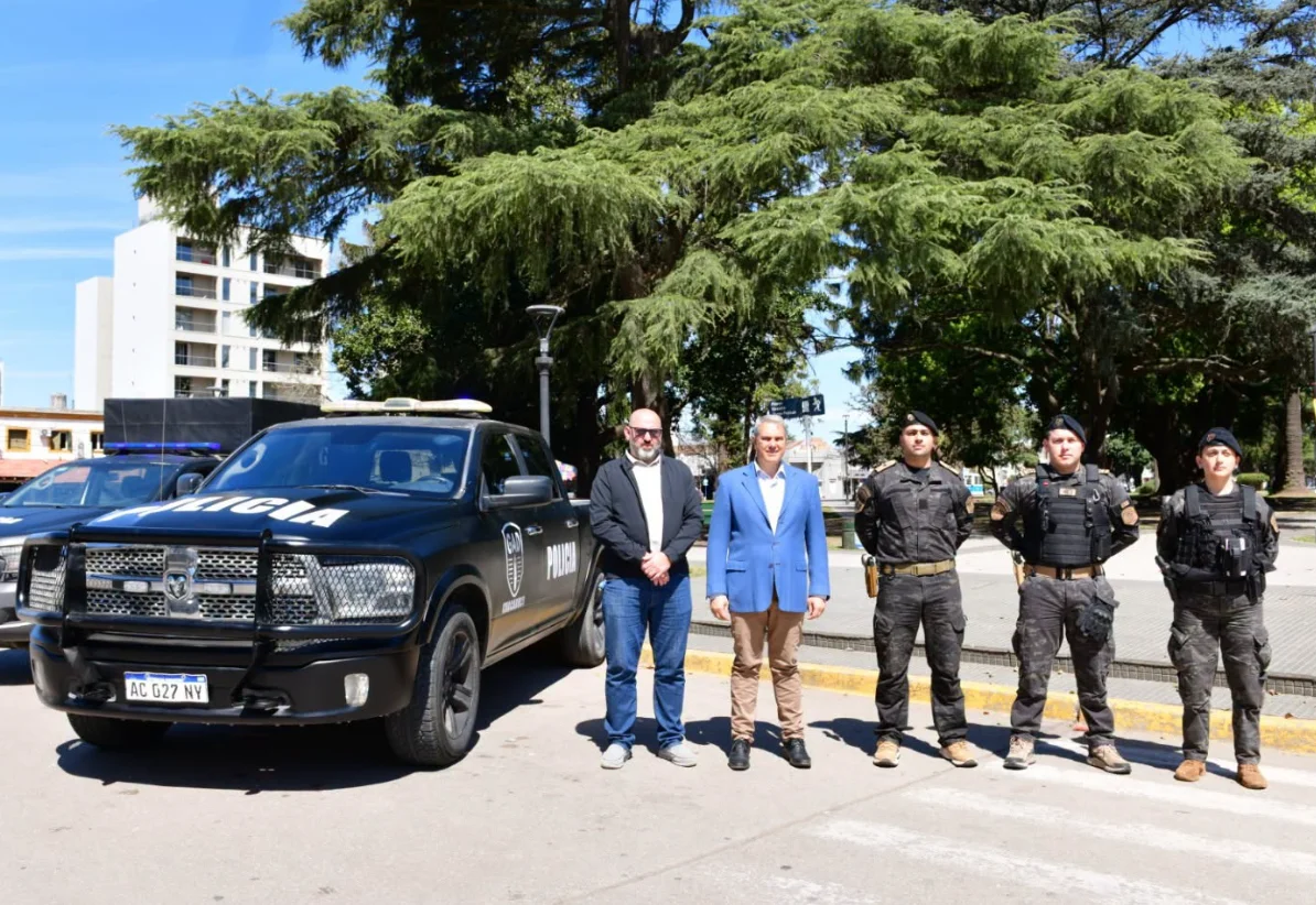 Chacabuco: incorporaron un nuevo móvil para el GAD y entregaron terrenos a diez familias