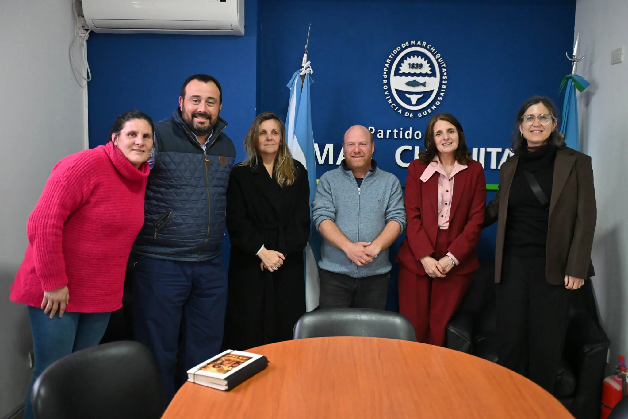 Mar Chiquita: el Municipio avanzó en la organización del Pre Cosquín y sumó maquinaria para mejorar los caminos de Vivoratá