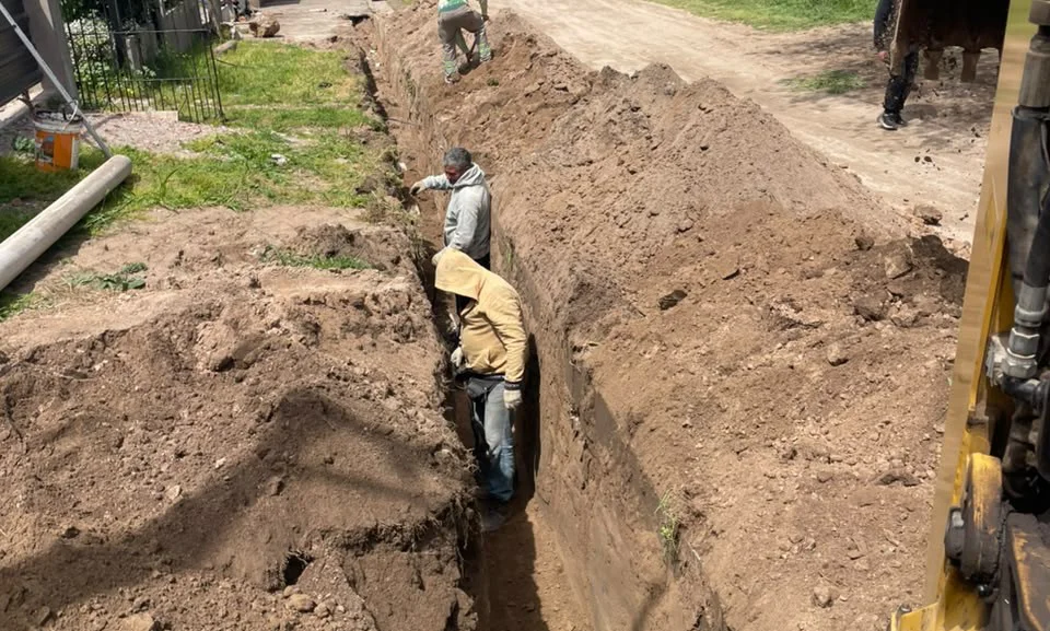 Necochea: avanzan las obras cloacales en distintos barrios y preparan un plan ante posibles emergencias climáticas