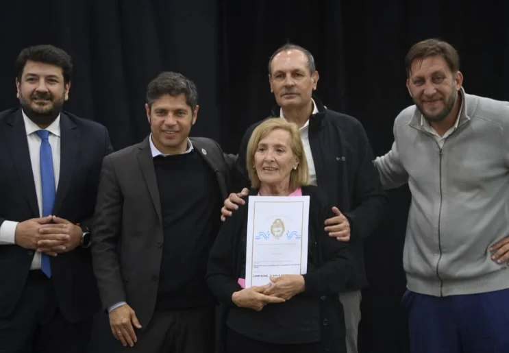 Carlos Casares: Kicillof inauguró obras, entregó 562 escrituras y anunció un nuevo acueducto